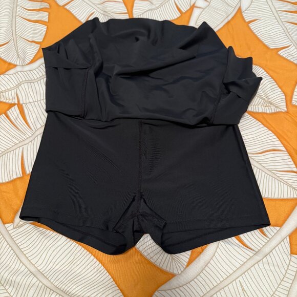 Halara Plain 2-in-1 Back Waistband Pocket Dance Skirt  Black/XS - Picture 3 of 3